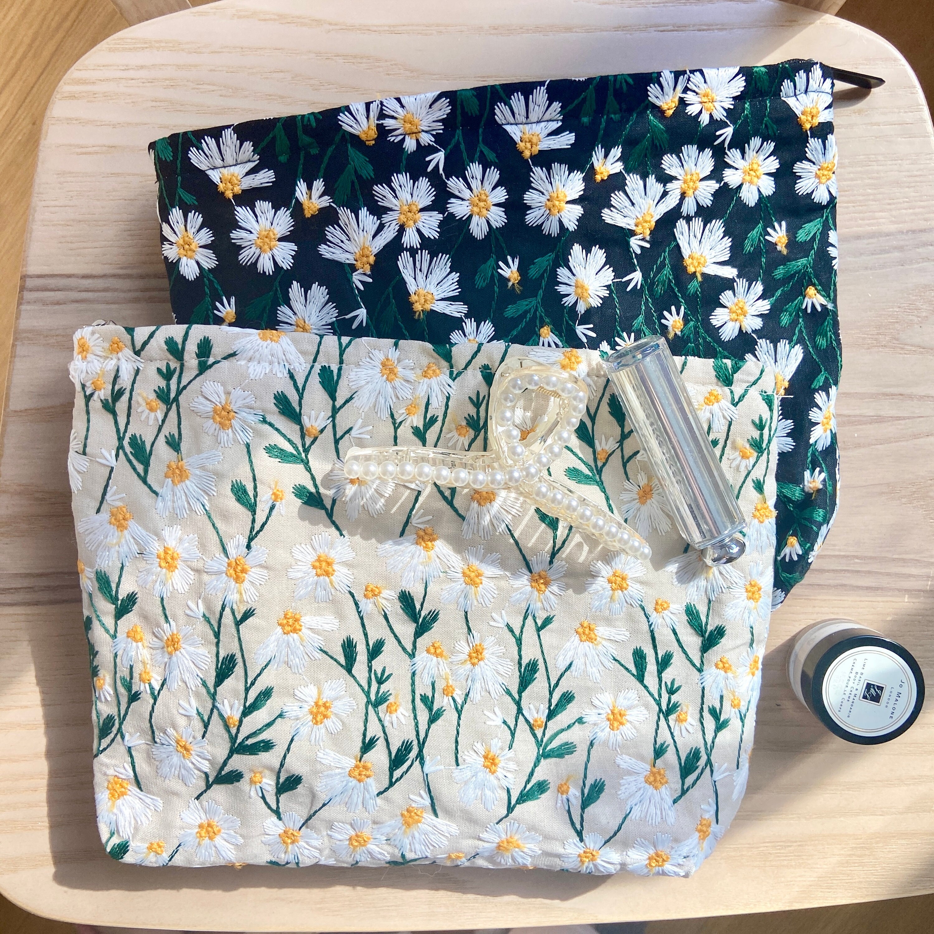 Floral Embroidered Makeup Pouch: Daisy Cosmetic Bag with Zipper