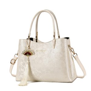 The Perfect Commuter Tote: a Large-capacity Gift for Moms on the Go