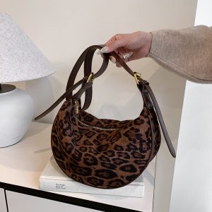 Stylish Retro Shoulder Bag with Leopard Print for Women