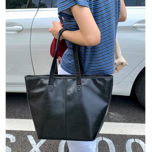 Fashionable Large Tote Bag: Vintage Style for Casual Outings