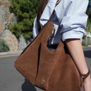Matte Retro Shoulder Bag: Stylish Commuter Tote Handbag for Everyday Use
