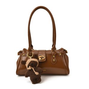 Chic Commuter Casual Roomy Shoulder Bag for Versatile Style