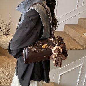 Chic Commuter Casual Roomy Shoulder Bag for Versatile Style