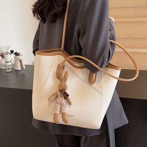 Minimalist High-end Textured Retro Shoulder Bag for Commuters