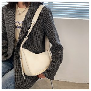 Versatile Minimalist Style Retro Shoulder Bag for Women