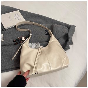 Trendy Korean-style Retro Shoulder Bag for Chic Commuters