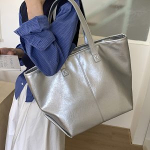 Fashionable Large Tote Bag: Vintage Style for Casual Outings