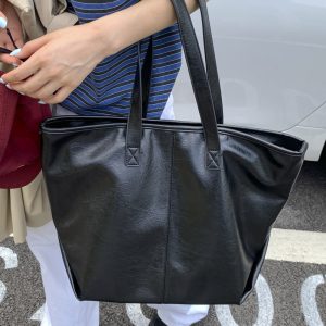 Fashionable Large Tote Bag: Vintage Style for Casual Outings