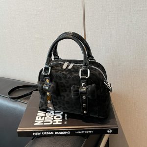 Trendy Handheld Pillow Bag: Your Must-have Fringe Crossbody Bag