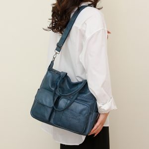 Fashionable Roomy Shoulder Bag for Women: Stylish and Practical Accessory