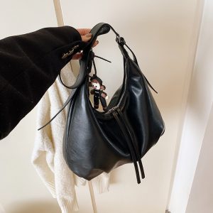 Trendy Korean-style Retro Shoulder Bag for Chic Commuters