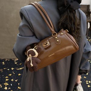Chic Commuter Casual Roomy Shoulder Bag for Versatile Style
