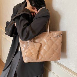 Stylish Large Tote Bag: Your Perfect Retro Portable Companion