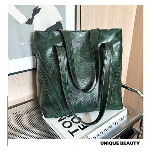 Stylish Large Tote Bag for Middle-aged Women with Ample Capacity