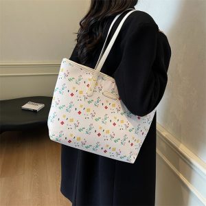 Chic Print Women's Elegant High-capacity Commuter Tote for Stylish Travel