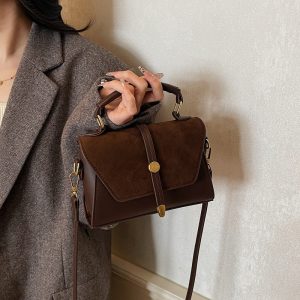 Chic Retro Shoulder Bag: Stylish Small Square Crossbody Design