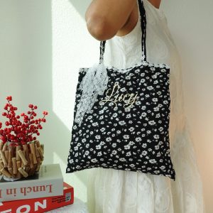 Cute Daisy Tote Bag with Lace Bow, Personalized Embroidered Name, Black White Bridesmaid Floral Canvas totoes, floral lace shoulder bag.