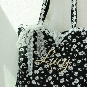 Cute Daisy Tote Bag with Lace Bow, Personalized Embroidered Name, Black White Bridesmaid Floral Canvas totoes, floral lace shoulder bag.