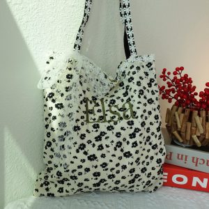 Cute Daisy Tote Bag with Lace Bow, Personalized Embroidered Name, Black White Bridesmaid Floral Canvas totoes, floral lace shoulder bag.