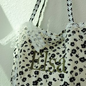 Cute Daisy Tote Bag with Lace Bow, Personalized Embroidered Name, Black White Bridesmaid Floral Canvas totoes, floral lace shoulder bag.