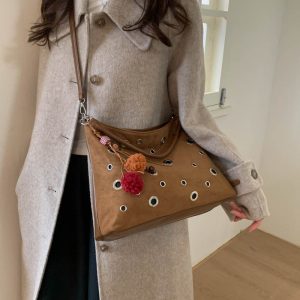 Chic Retro Shoulder Bag: Stylish Tote for Women with Vintage Flair