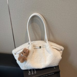 Versatile Simple Minimalist Shoulder Bag for Everyday Use