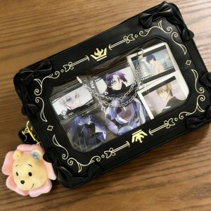 Elegant Frame Ita Crossbody Bag – PU Leather Clear Display Purse for Pins, Keychains and Anime Merch | Gift for Otaku Collectors Cosplayers