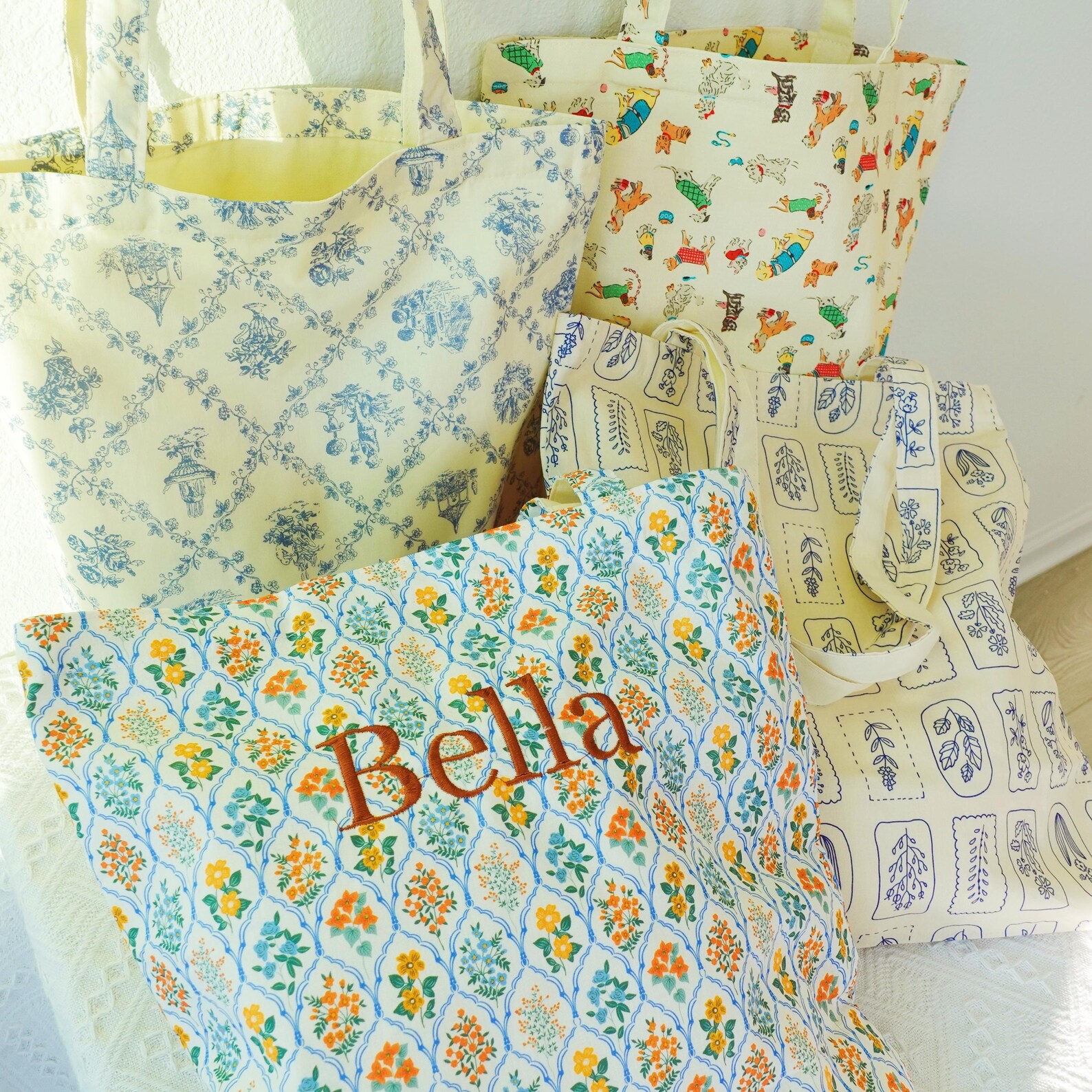 Embroidered Aesthetic Floral Tote Bag, Personalized Canvas Totes, Cute Romantic Totebag, Custom Kawaii Shoulder Bag, Vintage Everyday Bag.