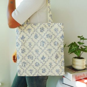 Embroidered Aesthetic Floral Tote Bag, Personalized Canvas Totes, Cute Romantic Totebag, Custom Kawaii Shoulder Bag, Vintage Everyday Bag.