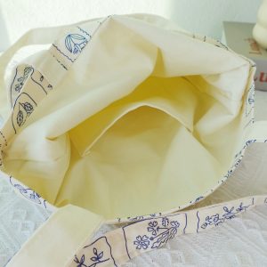 Embroidered Aesthetic Floral Tote Bag, Personalized Canvas Totes, Cute Romantic Totebag, Custom Kawaii Shoulder Bag, Vintage Everyday Bag.