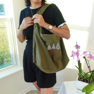 Embroidered Christmas Tree Canvas Crossbody Bag: Festive Holiday Messenger