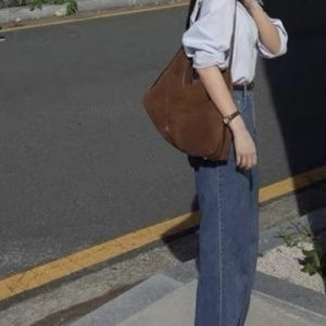 Matte Retro Shoulder Bag: Stylish Commuter Tote Handbag for Everyday Use