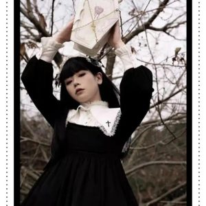 Gothic Coffin Ita Bag – Dark Lolita Halloween PU Leather Crossbody Shoulder Handbag with Wings & Chains