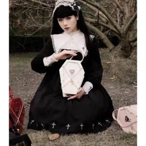 Gothic Coffin Ita Bag – Dark Lolita Halloween PU Leather Crossbody Shoulder Handbag with Wings & Chains