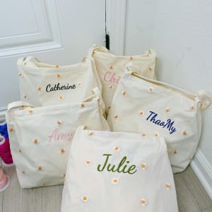 Personalized Tote Bag with Zipper,Daisy Embroidered Floral Tote Bag,Handmade Purse,Aesthetic Flower Tote Bag